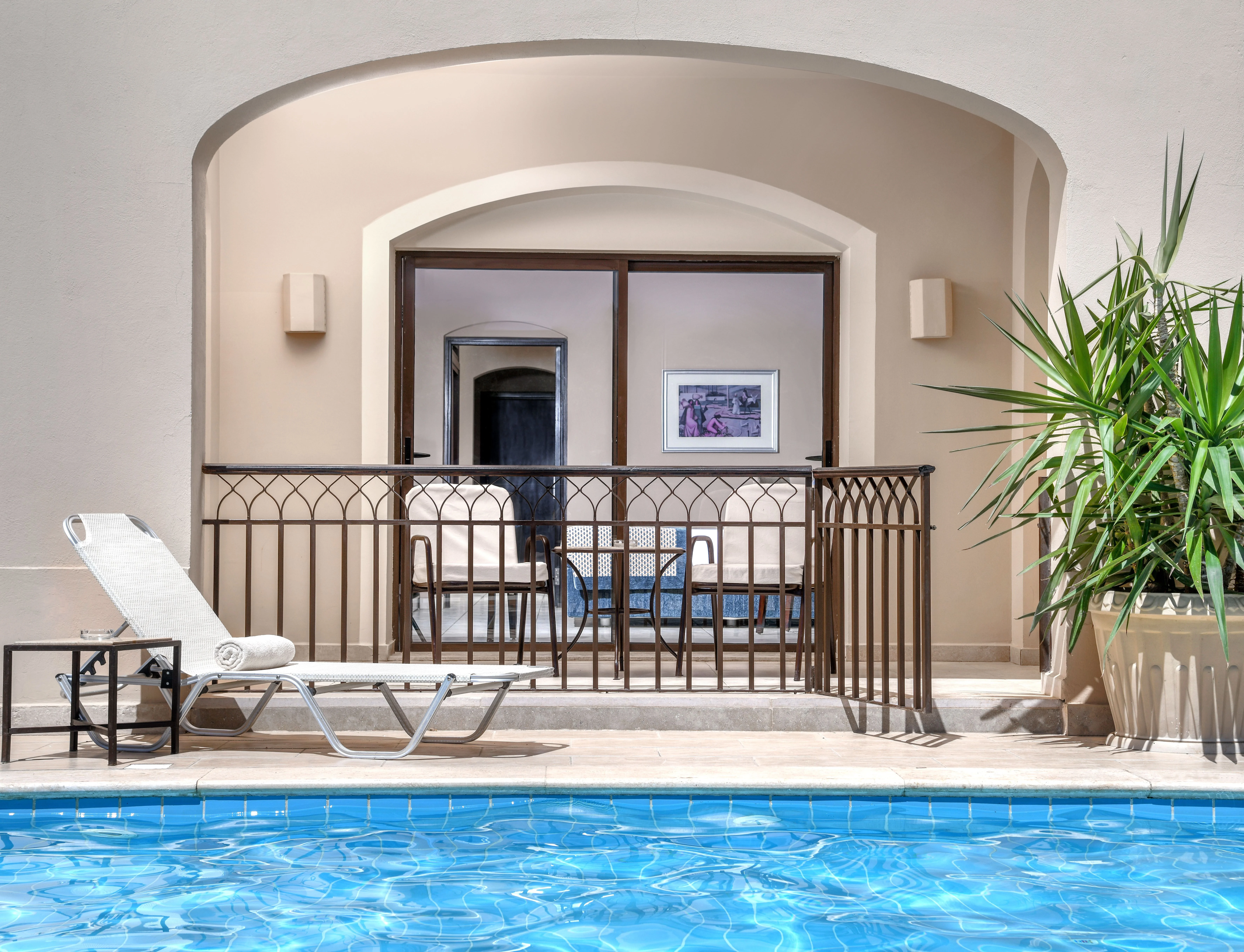 Hotel - Thumbnail 5