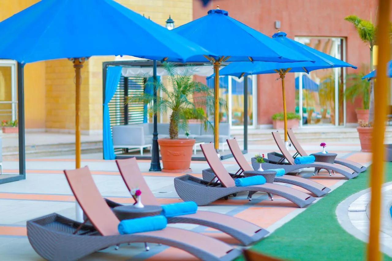 Hotel - Thumbnail 5