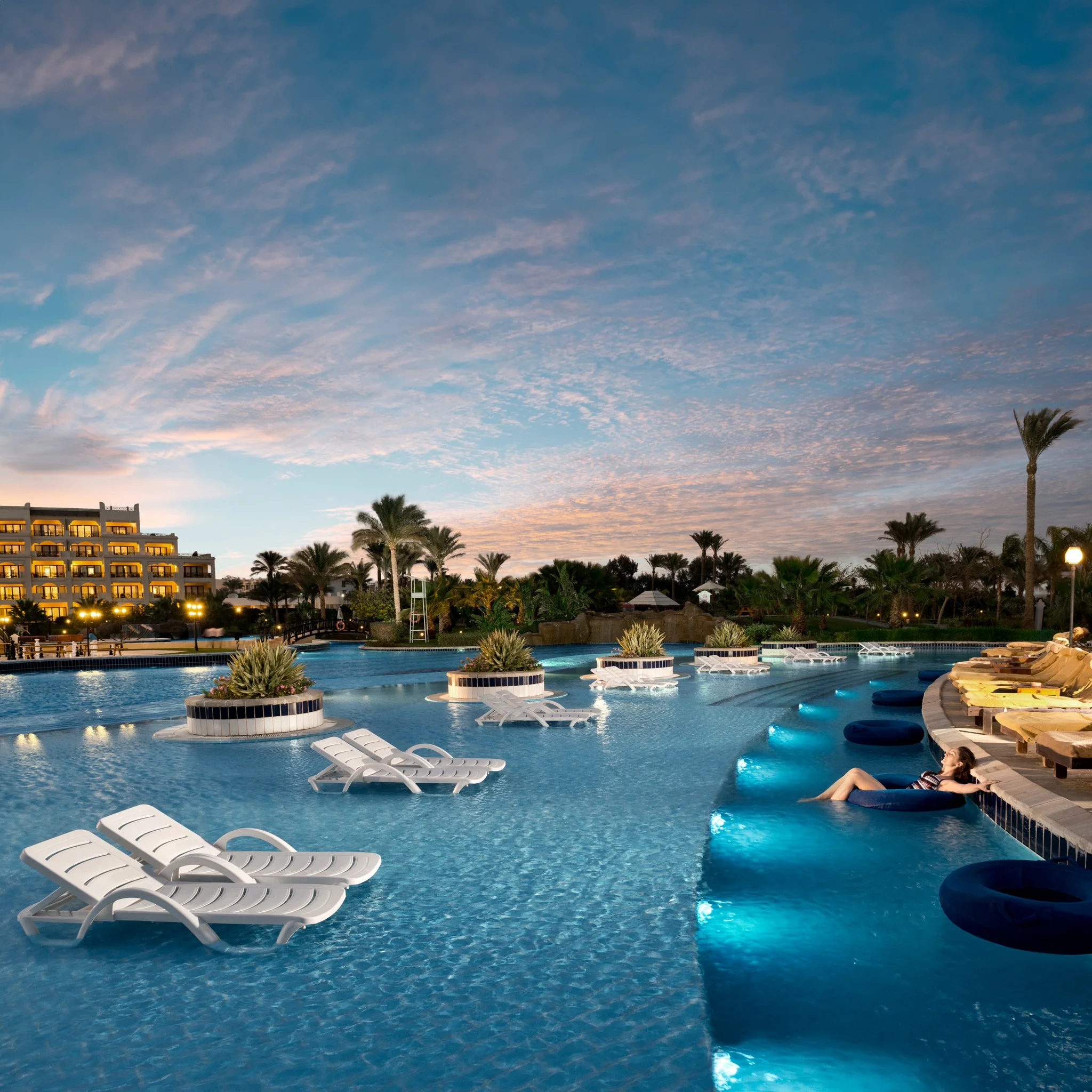 Hotel - Thumbnail 2