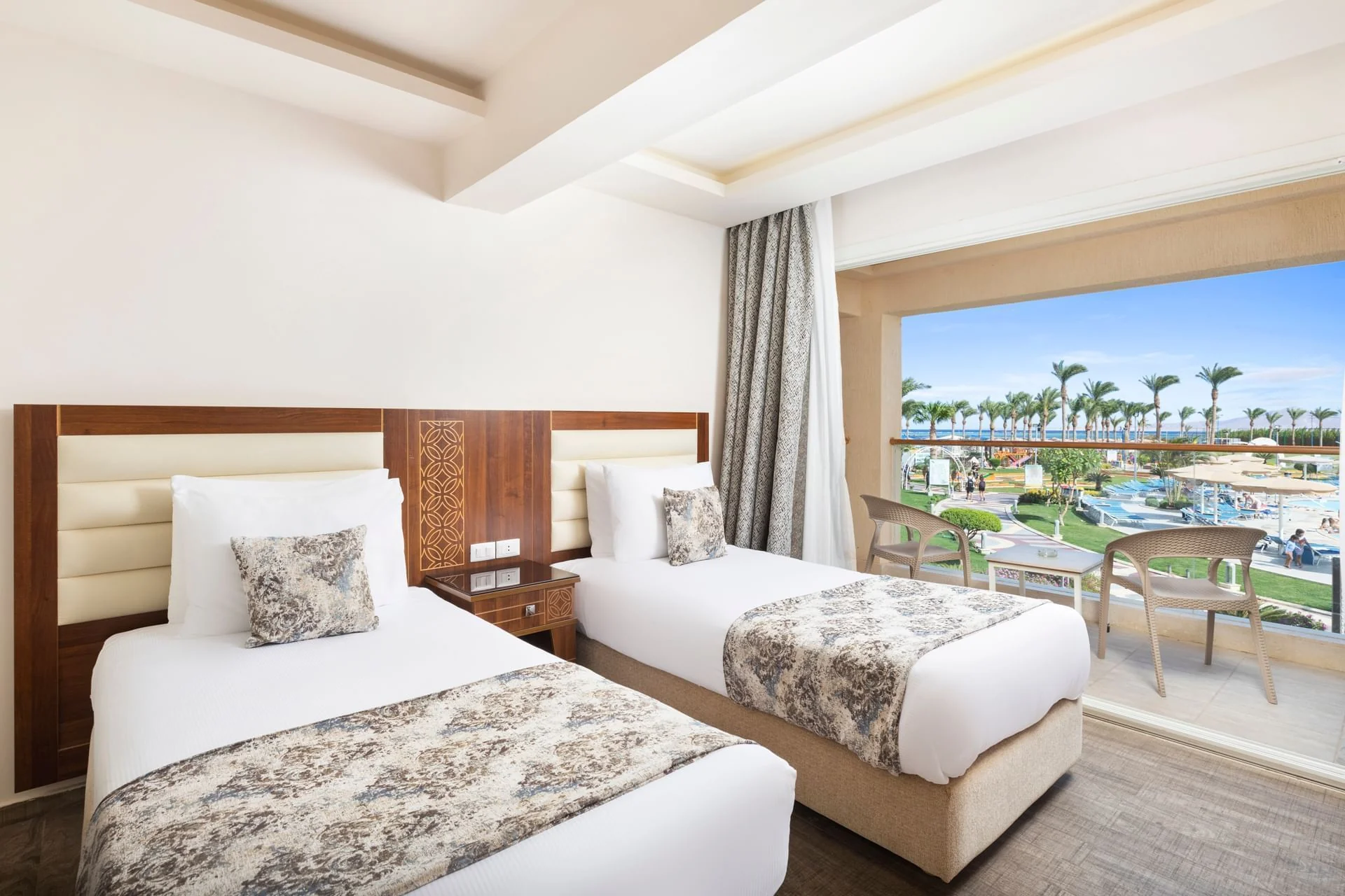 Hotel - Thumbnail 2