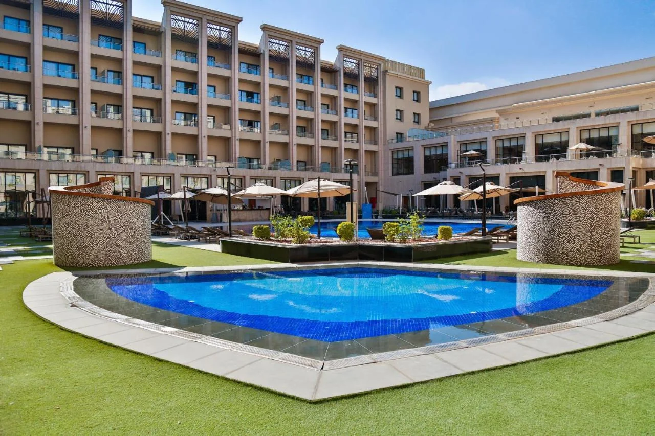 Hotel - Thumbnail 3