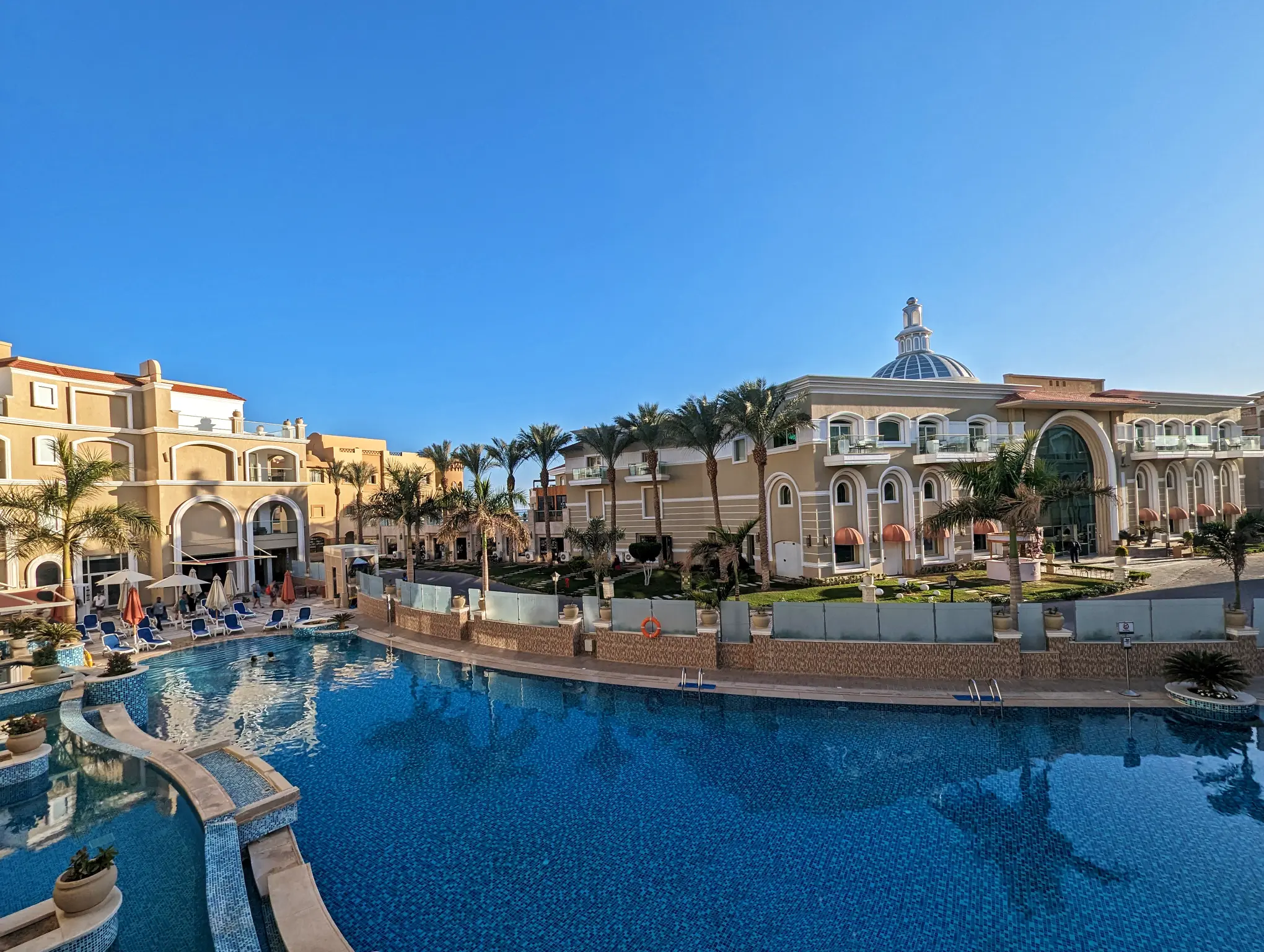 Hotel - Thumbnail 2