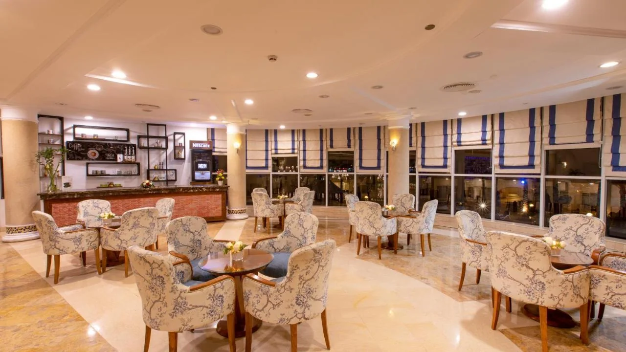 Hotel - Thumbnail 8